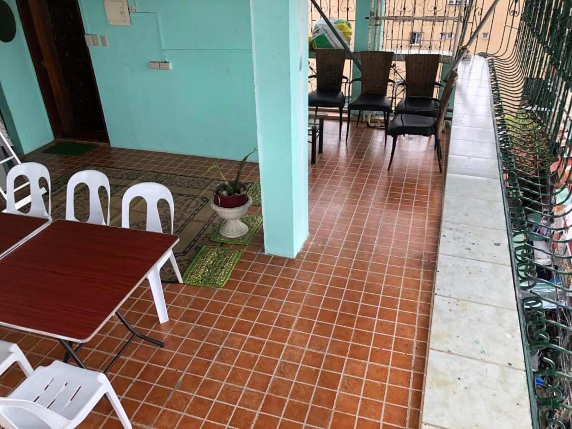 Apartament The Mansion - Backpackers Near Airport Manila Zewnętrze zdjęcie