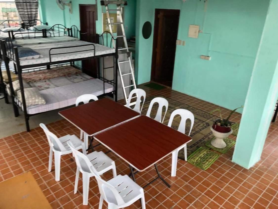 Apartament The Mansion - Backpackers Near Airport Manila Zewnętrze zdjęcie